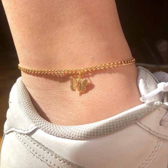 Brandy Melville Jewelry - Gold Curb Chain Butterfly Charm Anklet
